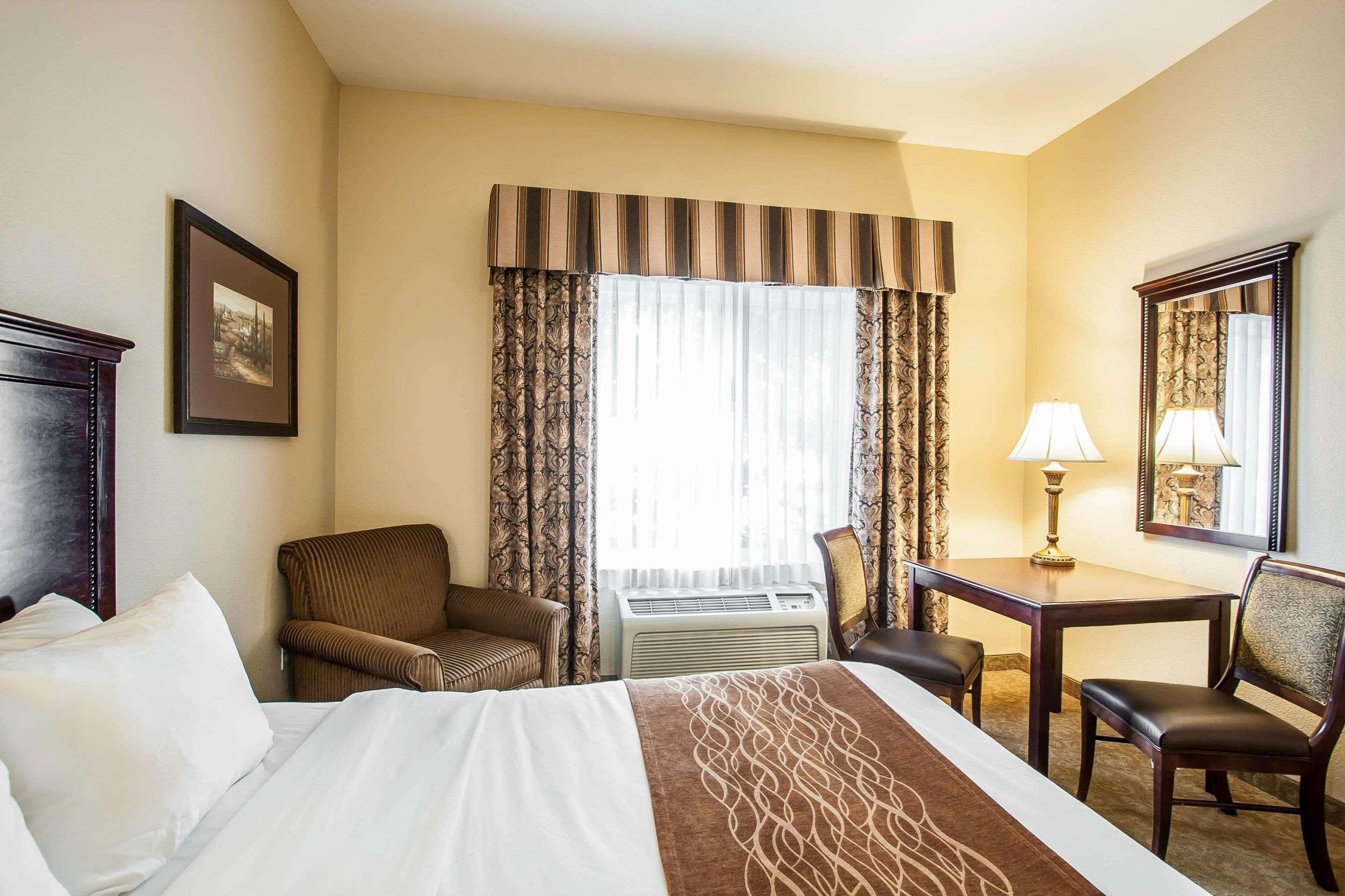 Comfort Inn & Suites Mcminnville Wine Country Екстериор снимка
