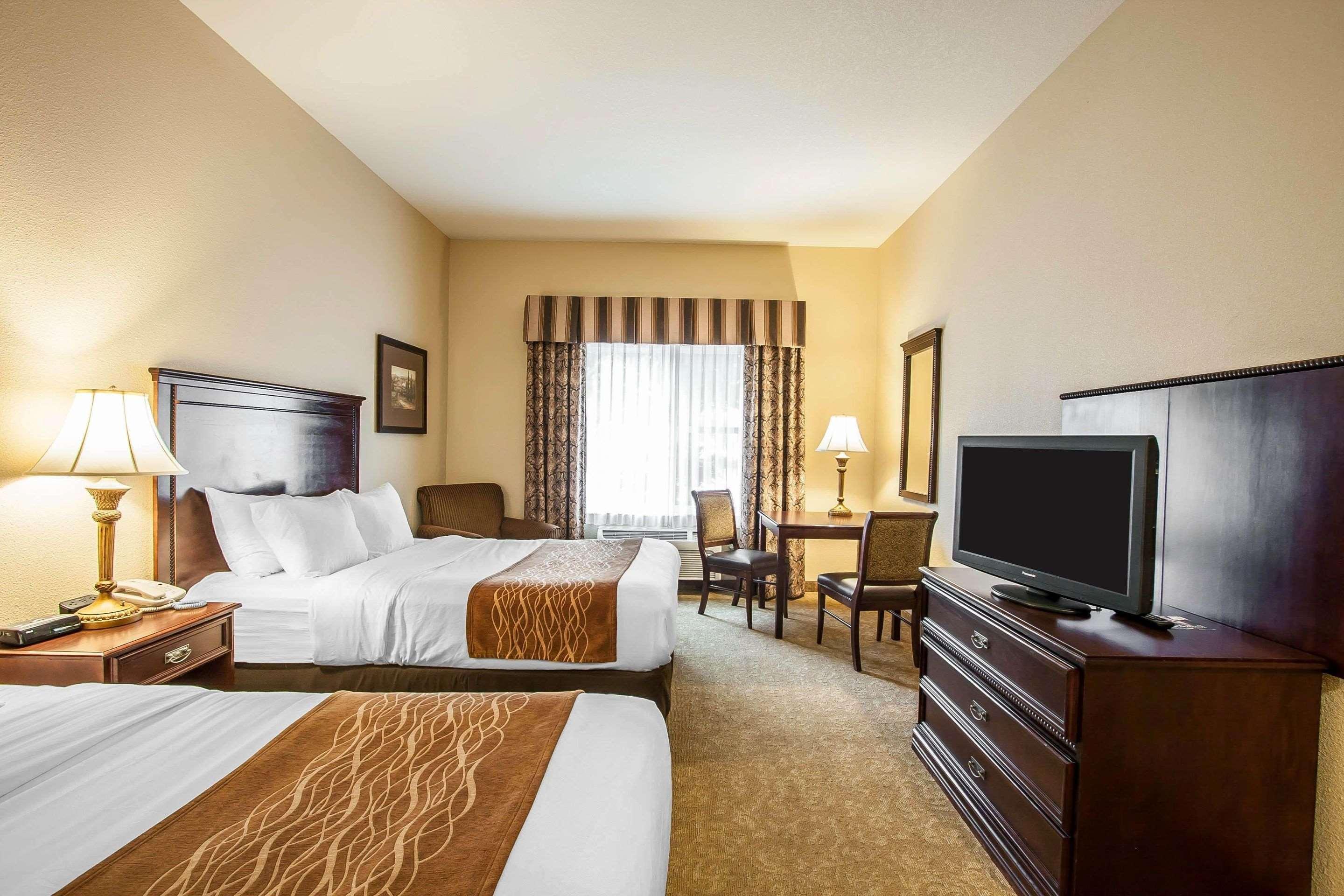 Comfort Inn & Suites Mcminnville Wine Country Екстериор снимка