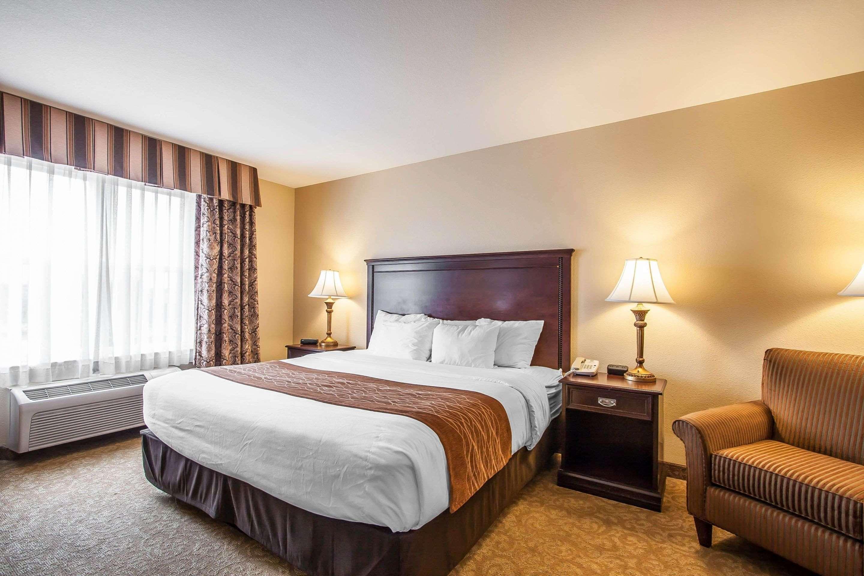 Comfort Inn & Suites Mcminnville Wine Country Екстериор снимка