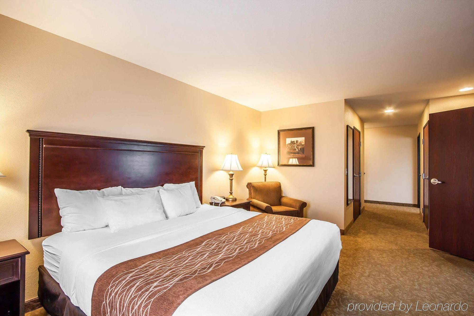 Comfort Inn & Suites Mcminnville Wine Country Екстериор снимка