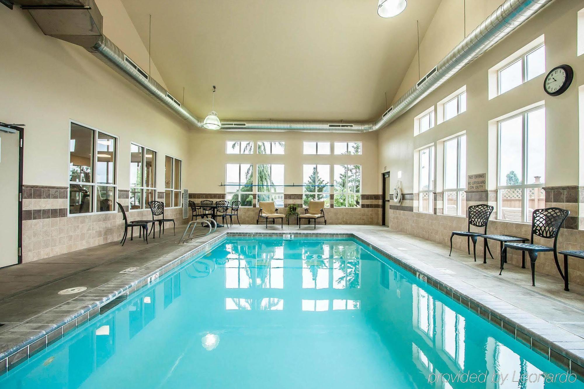 Comfort Inn & Suites Mcminnville Wine Country Екстериор снимка